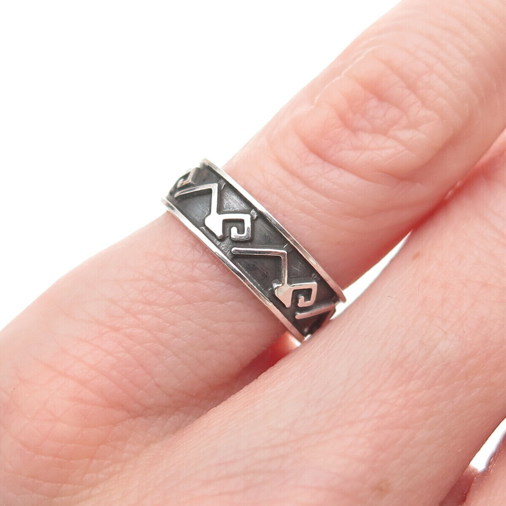 925 Sterling Silver Vintage Mountain Ornate Oxidized Band Ring Size 4.5